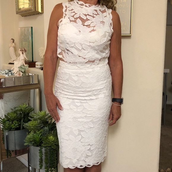 Bebe 2pc Lace Cropped Top/ Skirt Set SZ 4 - Picture 4 of 6